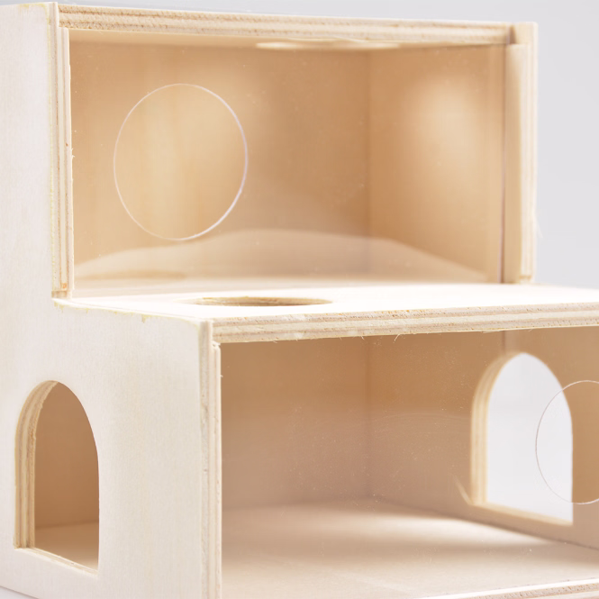 Kletterhaus aus Holz mit Plexiglas-Front