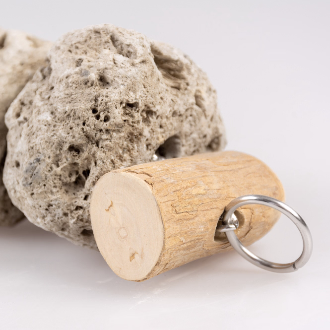 Vogelspielzeug mit Lavasteinen und Javaholz