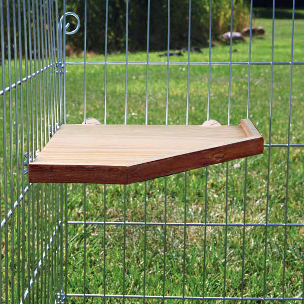 Unterstand und Liegeplatz aus Naturholz